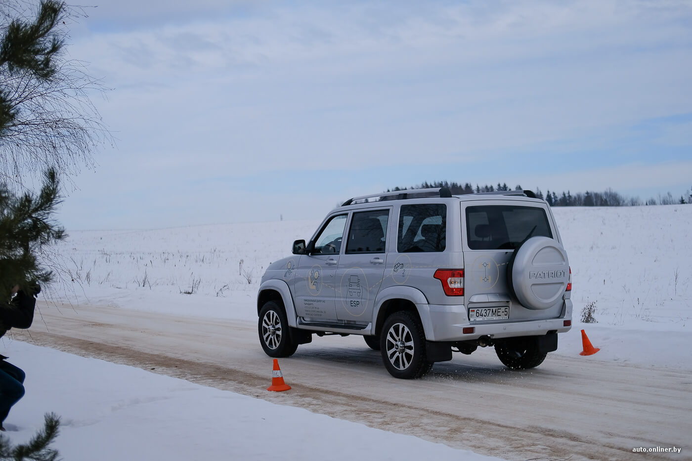 Тест-драйв нового UAZ Patriot: за трактором придется идти далеко